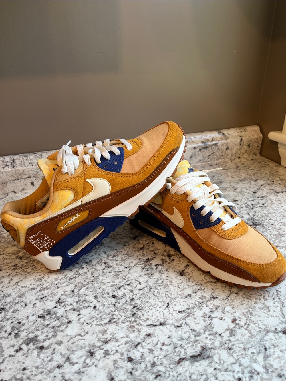 Men’s Nike Air Max Low Top Sneakers in Mustard Yellow, Brown & Navy